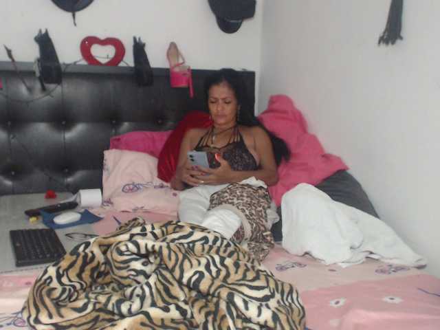 flacapaola11 live cam on BongaCams