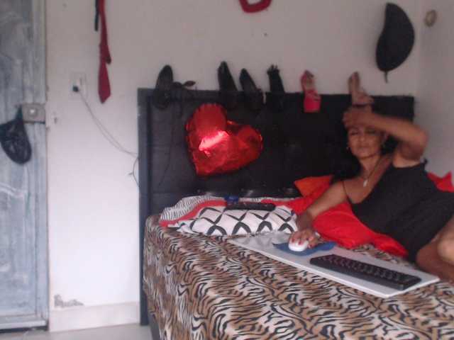 flacapaola11 live cam on BongaCams