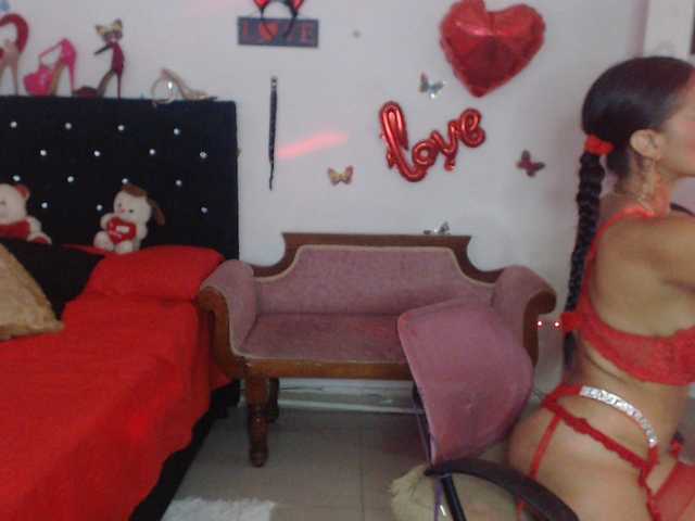 flacapaola11 live cam on BongaCams