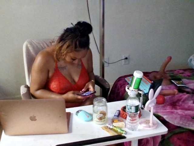 Yasminepretty live cam on BongaCams