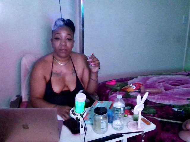 Yasminepretty live cam on BongaCams