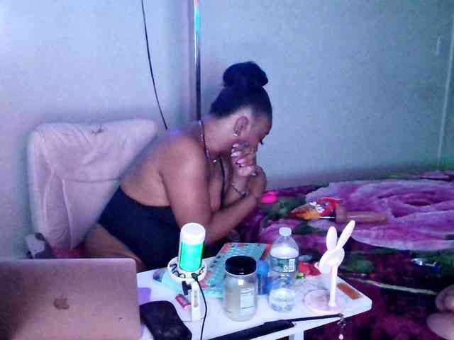 Tinasnoww69 webcam