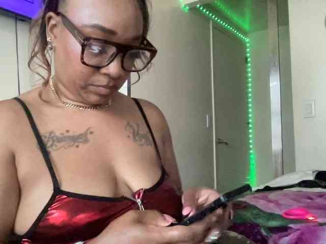 Tinasnoww69 webcam