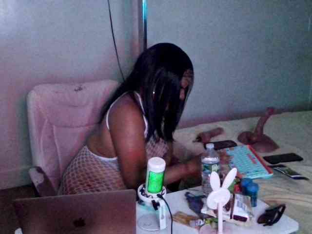 Tinasnoww69 webcam
