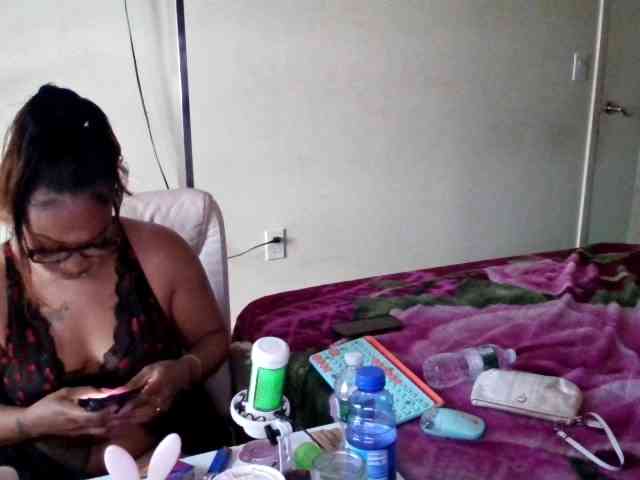 Tinasnoww69 webcam