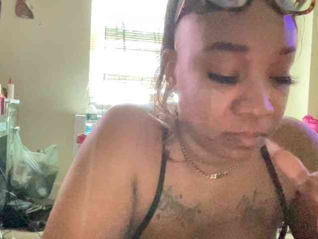 Tinasnoww69 webcam