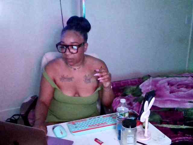 Tinasnoww69 webcam