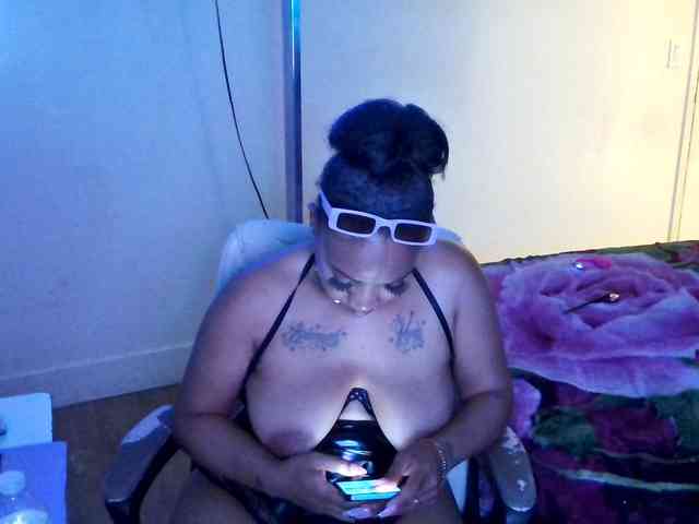 Tinasnoww69 webcam