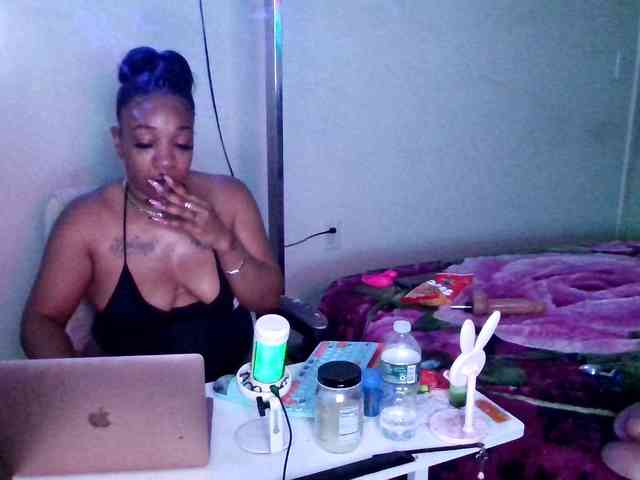 Tinasnoww69 webcam