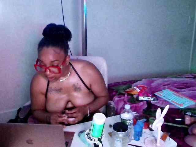 Tinasnoww69 webcam