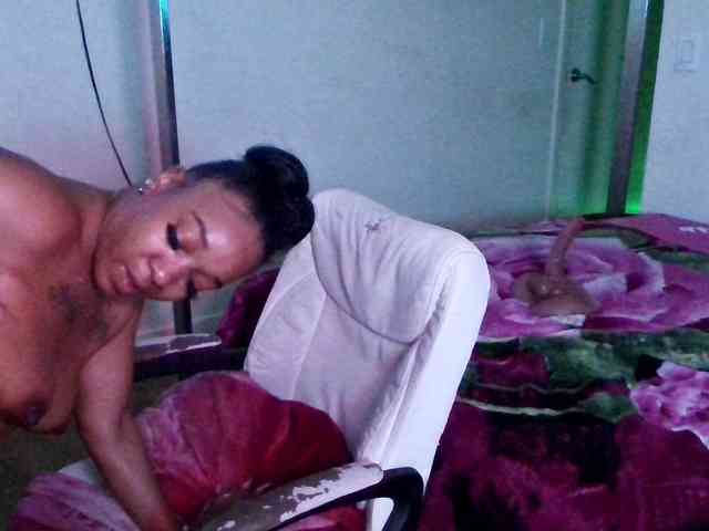 Tinasnoww69 webcam