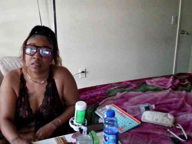 Tinasnoww69 webcam