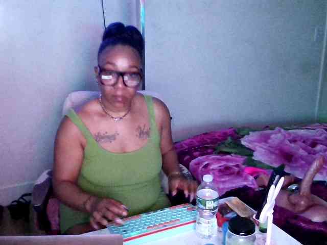 Tinasnoww69 webcam