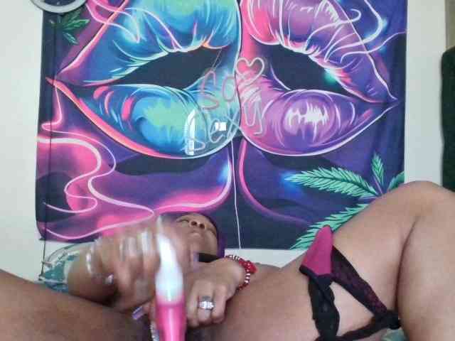 Tinasnoww69 webcam