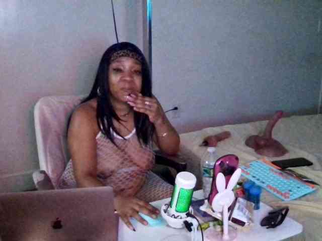 Tinasnoww69 webcam