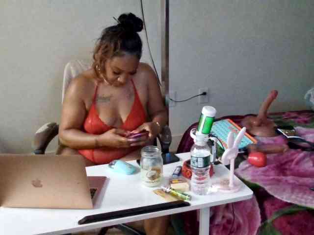 Tinasnoww69 webcam