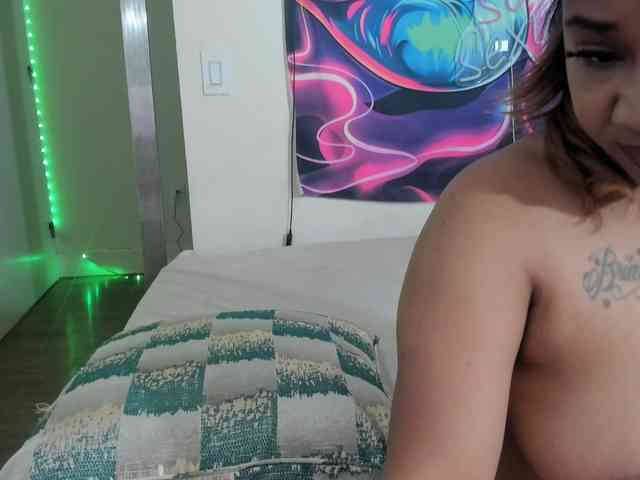 Tinasnoww69 webcam
