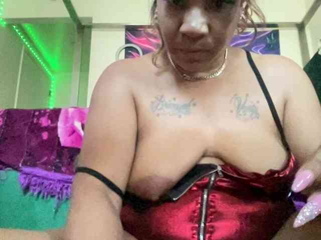 Tinasnoww69 webcam