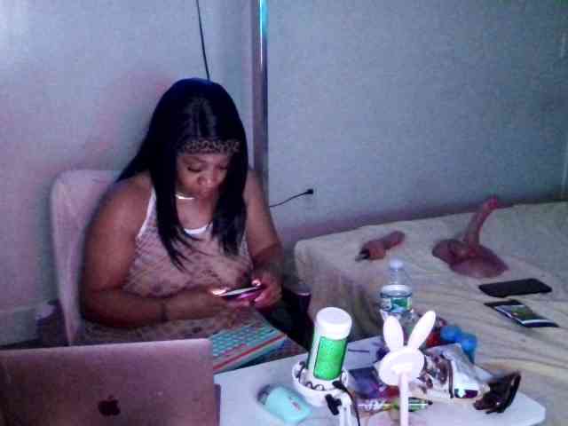 Tinasnoww69 webcam
