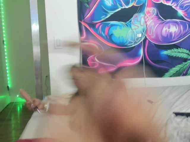 Tinasnoww69 webcam