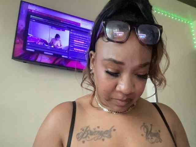 Tinasnoww69 webcam