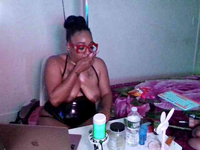 Tinasnoww69 webcam
