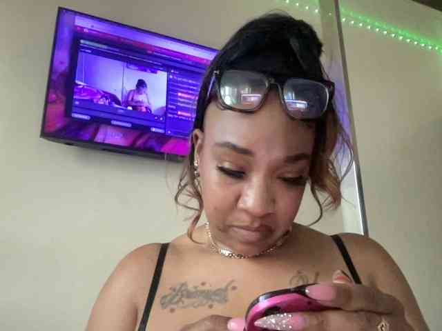 Tinasnoww69 webcam