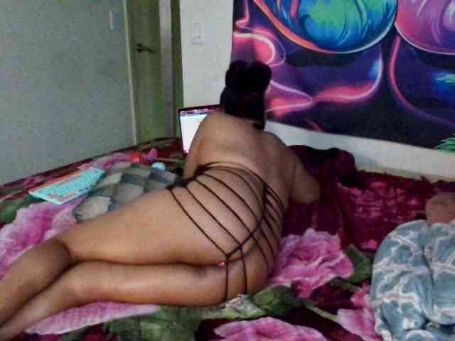 Tinasnoww69 webcam