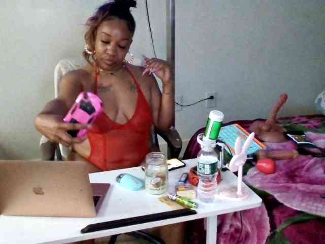 Tinasnoww69 webcam