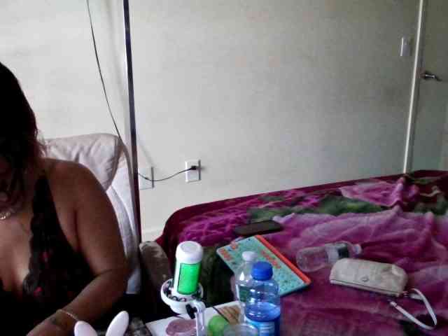 Tinasnoww69 webcam