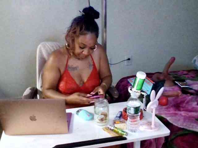Tinasnoww69 webcam