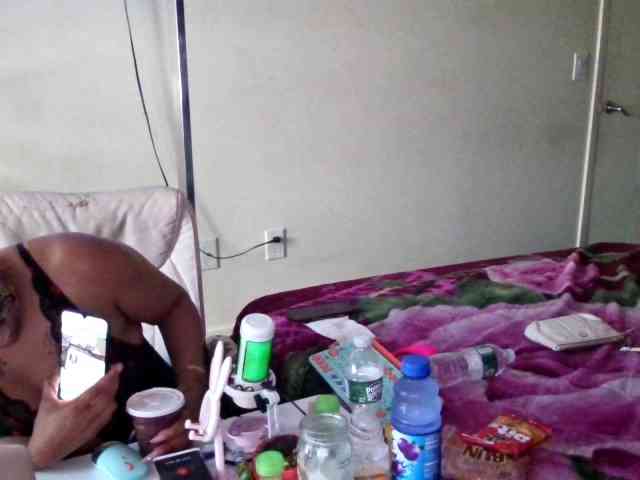 Tinasnoww69 webcam