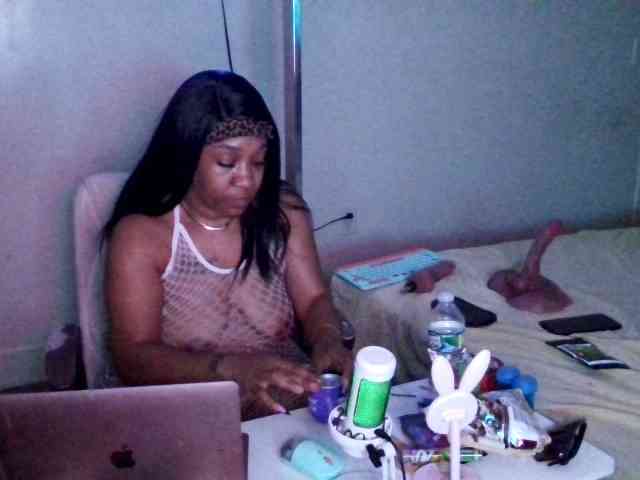 Tinasnoww69 webcam
