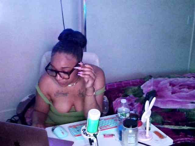 Tinasnoww69 webcam