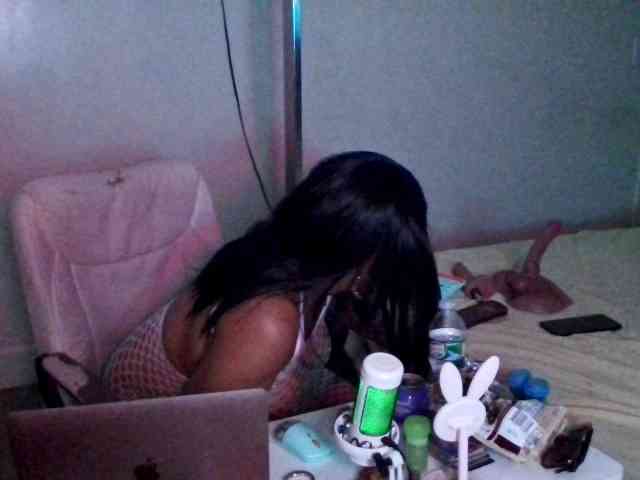 Tinasnoww69 webcam