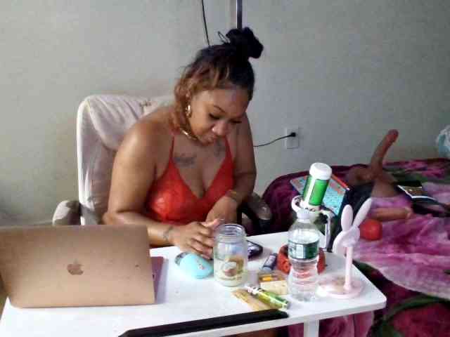 Tinasnoww69 webcam