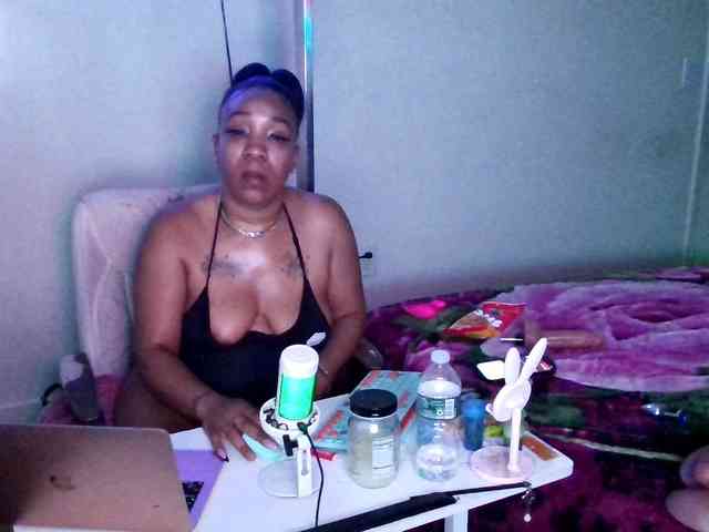 Tinasnoww69 webcam