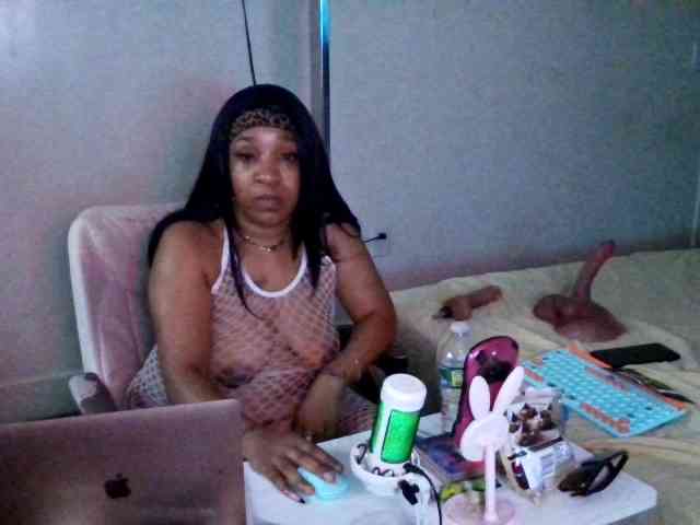 Tinasnoww69 webcam