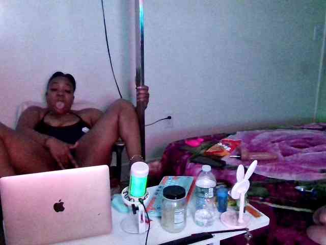Tinasnoww69 webcam