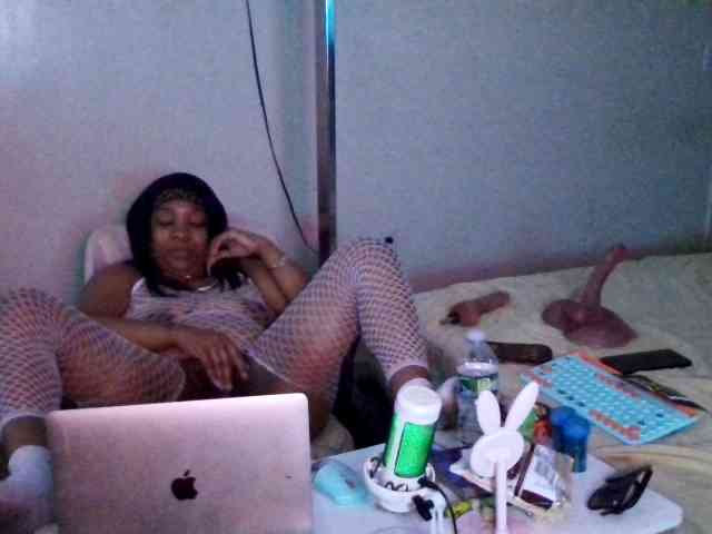 Tinasnoww69 webcam