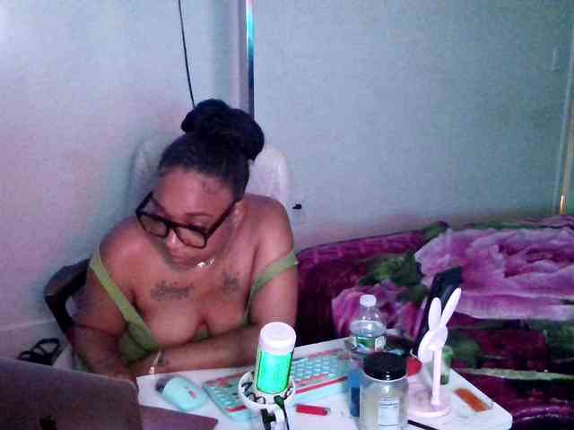 Tinasnoww69 webcam