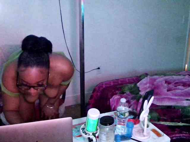 Tinasnoww69 webcam