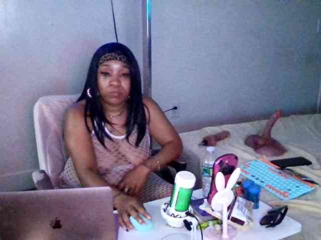 Tinasnoww69 webcam