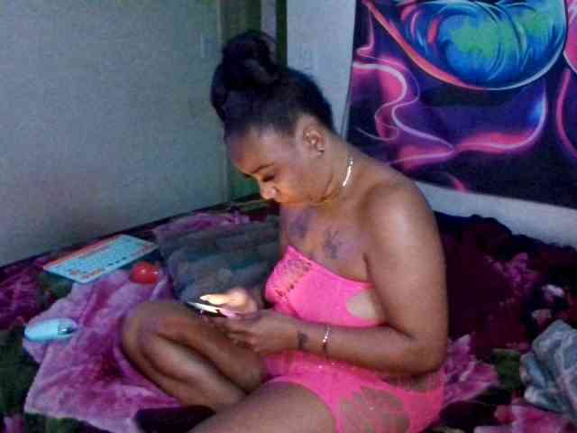 Tinasnoww69 webcam