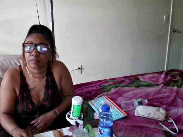 Tinasnoww69 webcam