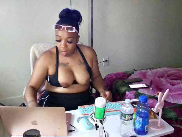 Tinasnoww69 webcam