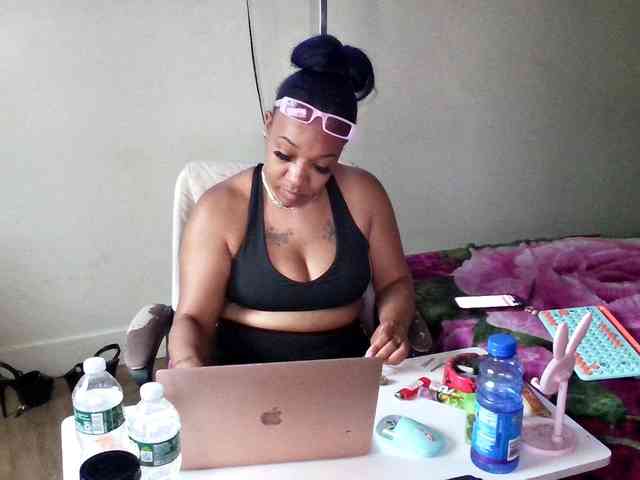 Tinasnoww69 webcam