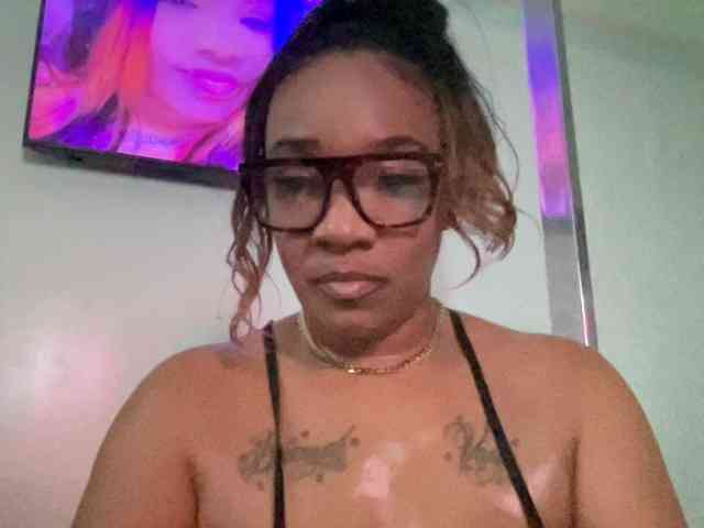 Tinasnoww69 webcam