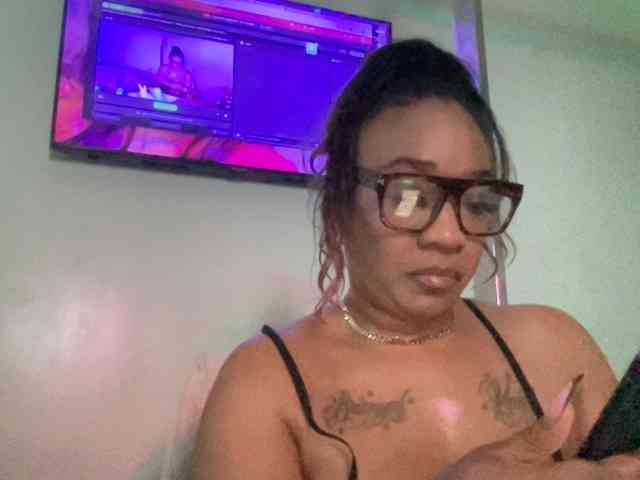 Tinasnoww69 webcam
