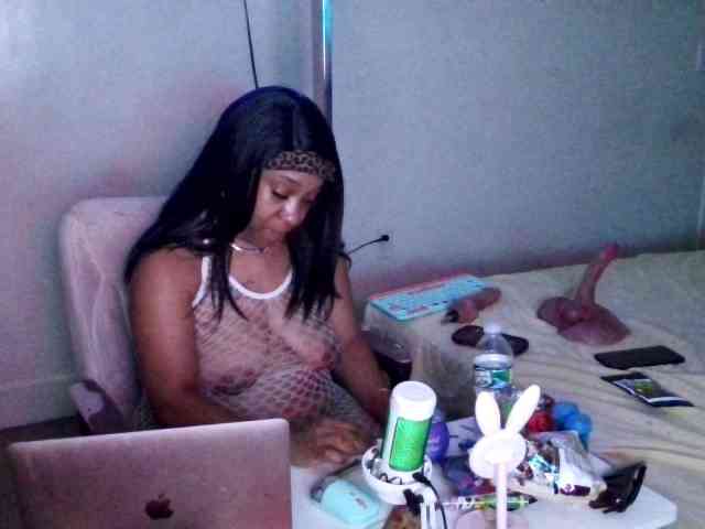 Tinasnoww69 webcam